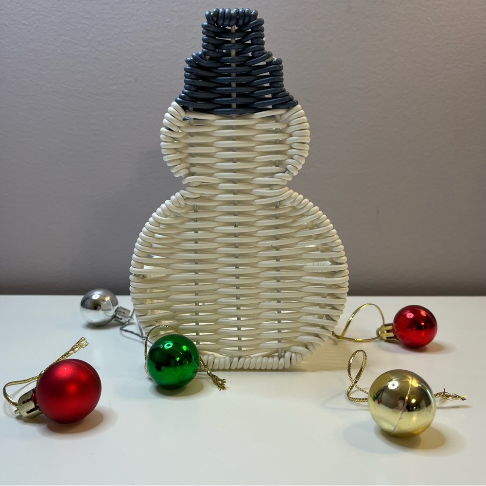 Target Bullseye Novelty Snowman Holiday Gift Basket